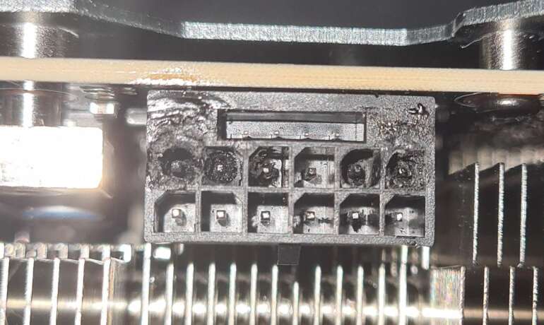 Nvidia RTX 4080/4090 Melting Power Connectors